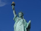 La statue de la Libert� avec un nuage simulant de la fum�e